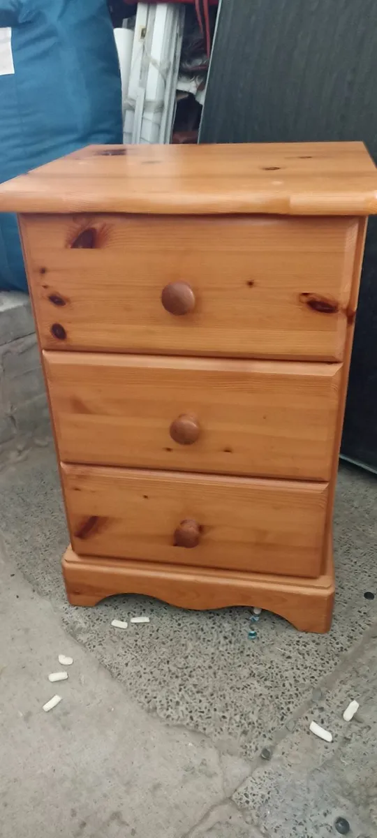 Pine Chest of Drawers & Bedside cabinet - Image 1