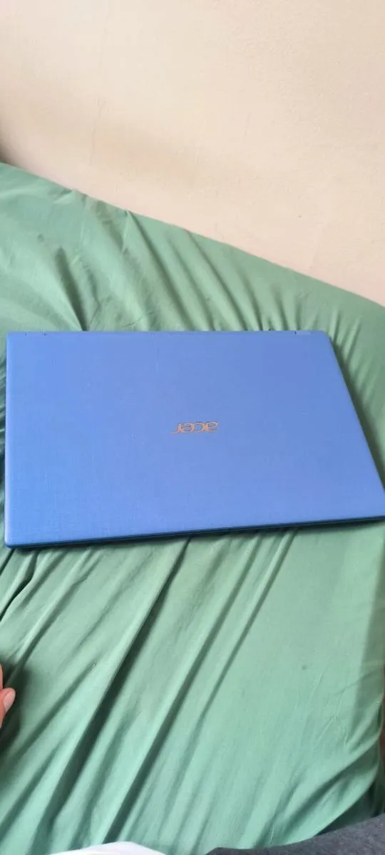Laptop - Image 2