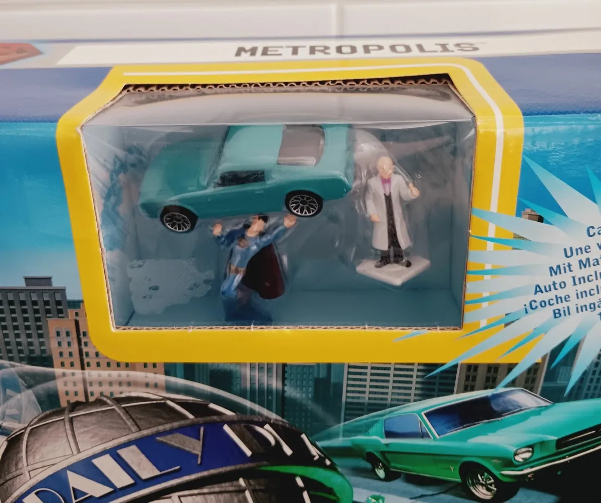 Superman Matchbox Metropolis playset  (NEW) - Image 2