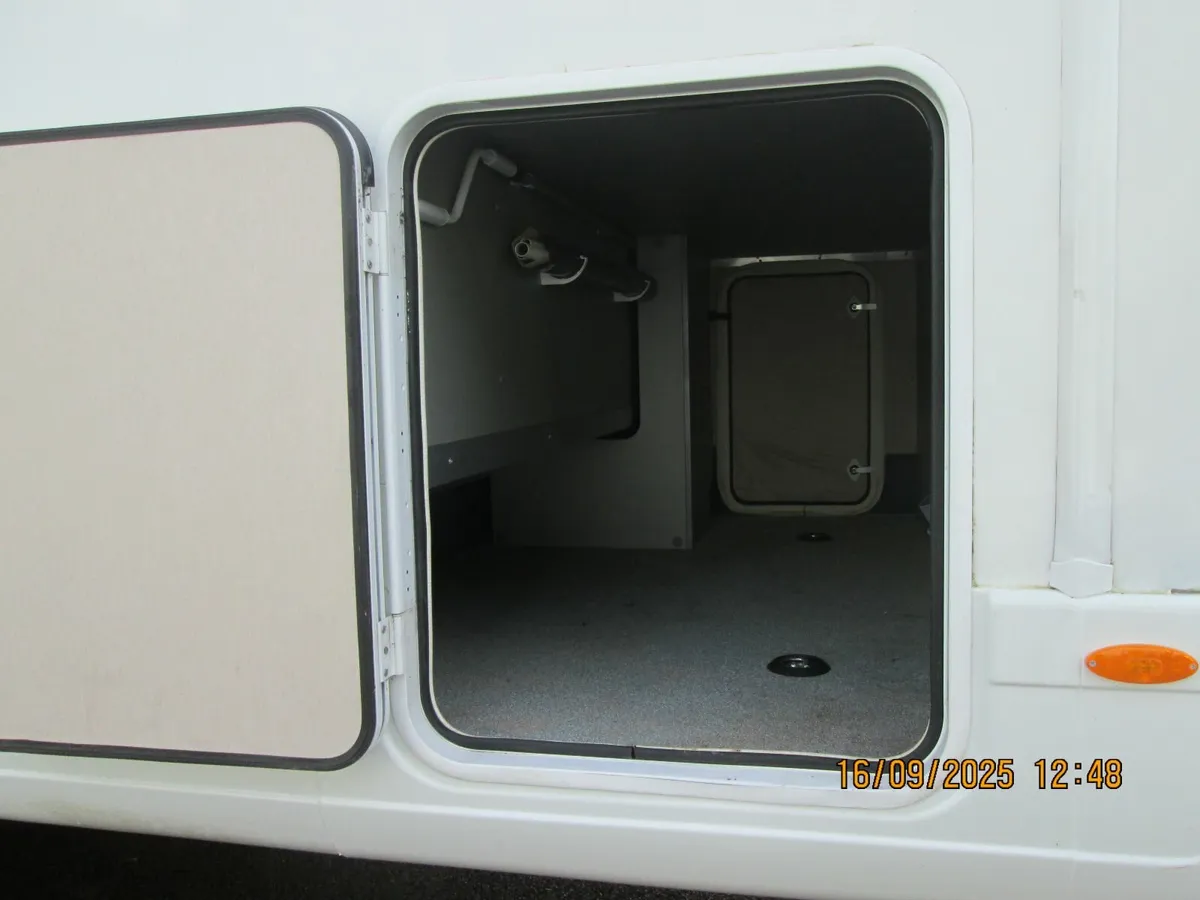 Motorhome - Image 3