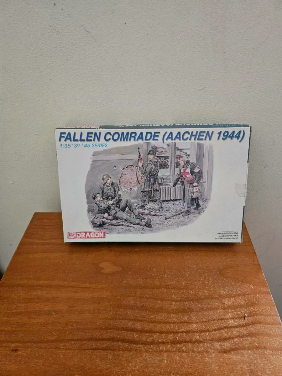 Airfix Dragon Fallen Comrade Aaachen 1944 - Image 1