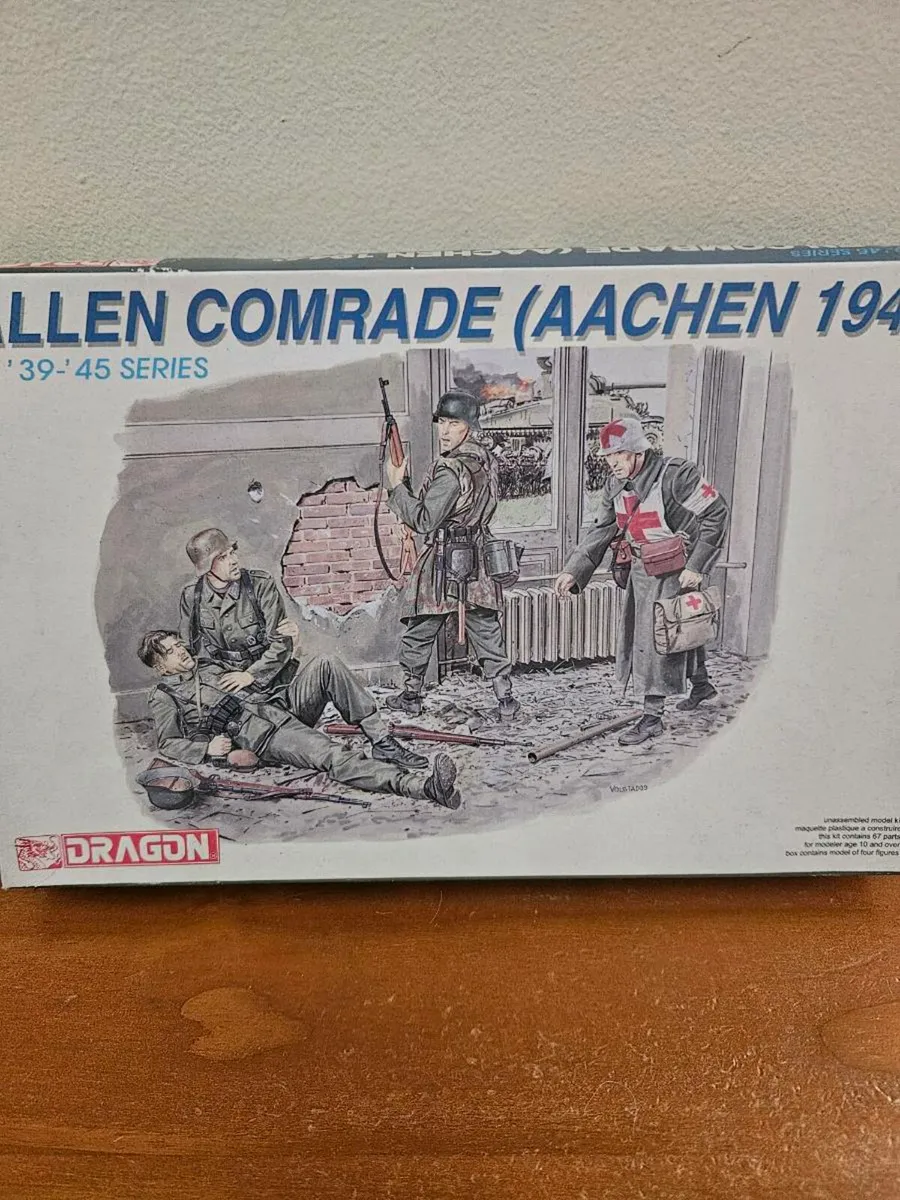 Airfix Dragon Fallen Comrade Aaachen 1944 - Image 2