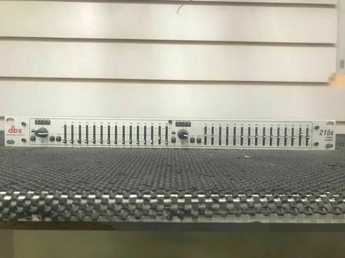 DBX 215s Graphics Equalizer - Image 1