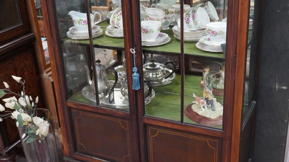 Antique Edwardian Style Display Cabinet - Image 3