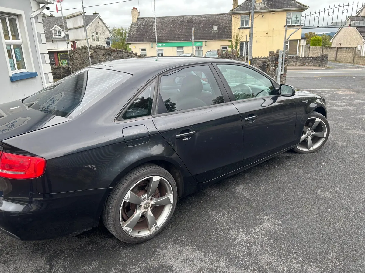 2011 Audi A4 2.0 TDI 140 bhp 6 sped black, edition - Image 3