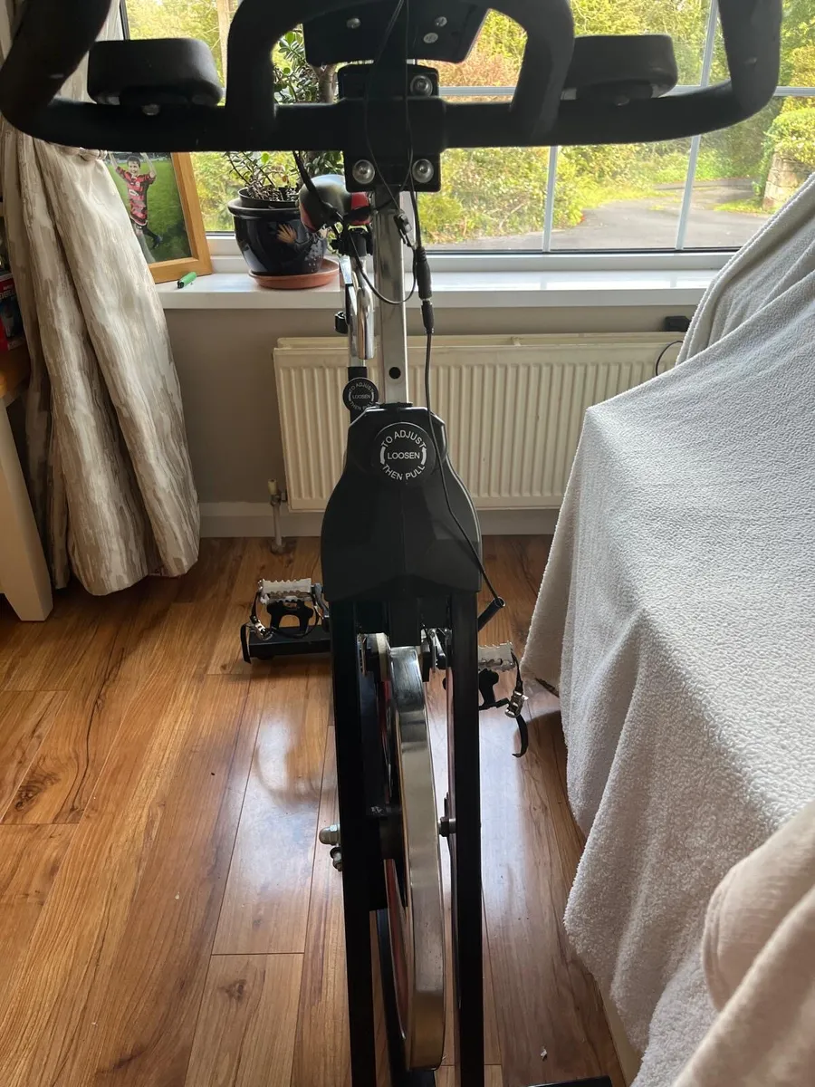 Exercise bike spinning - Image 3