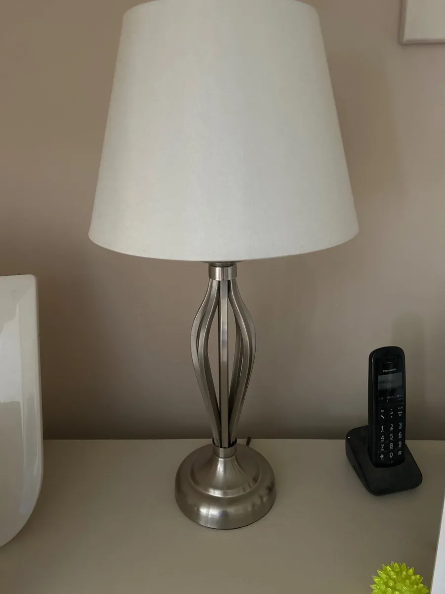 Table lamp