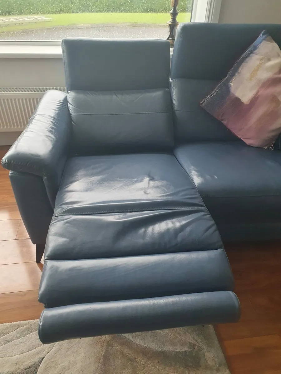 Power Recling Sofas - Image 3