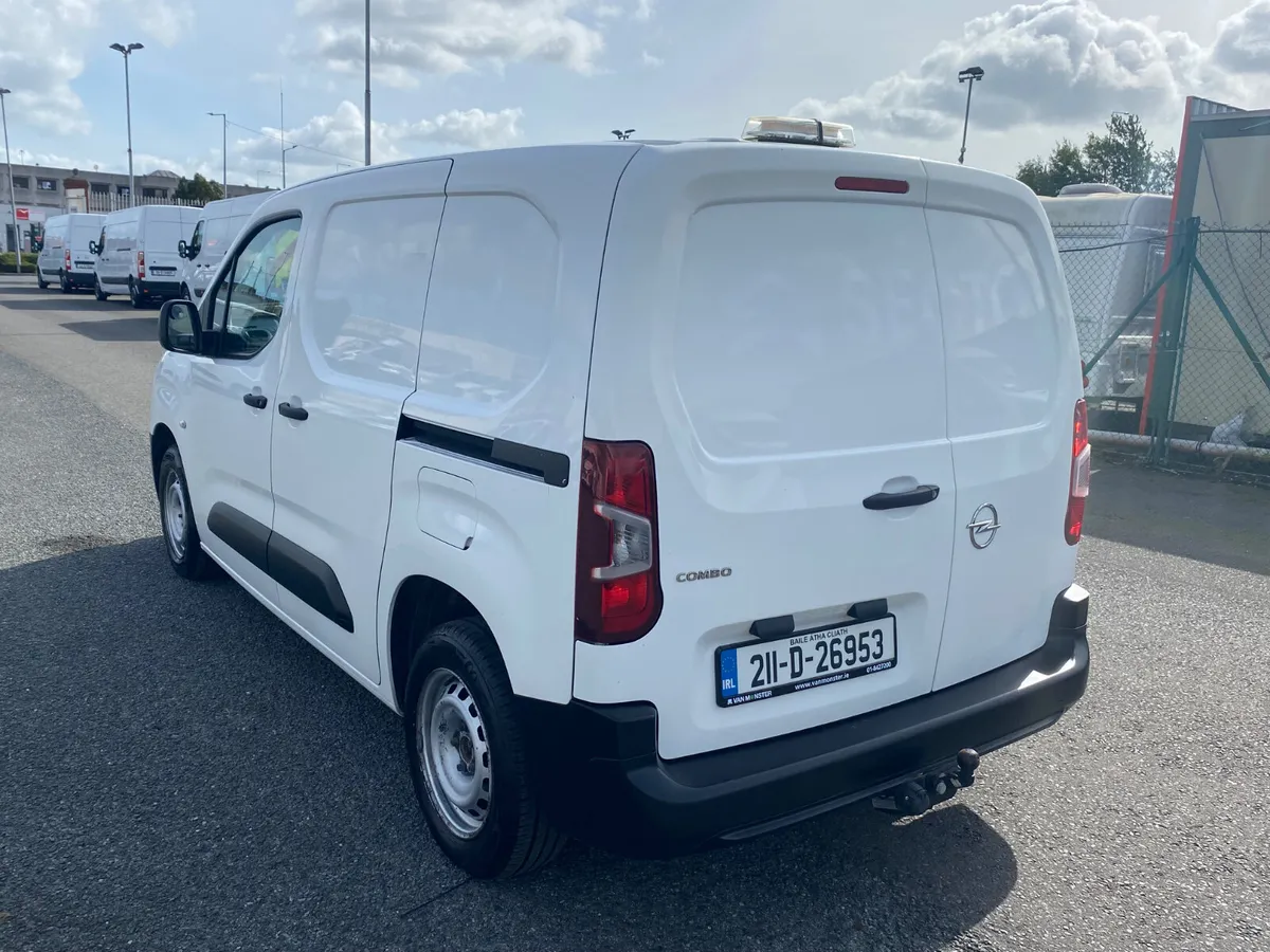 2021 Opel Combo 1.5 75BHP - Image 4