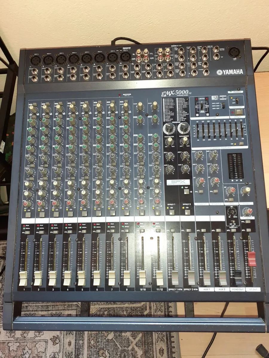 Yamaha EMX 5000 mixer - Image 3