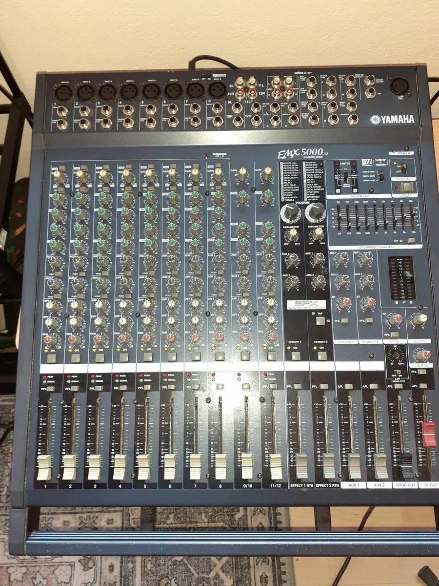 Yamaha EMX 5000 mixer - Image 4