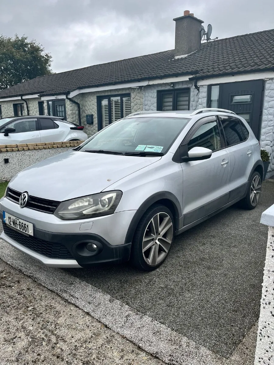 Volkswagen Polo Cross AUTOMATIC - Image 2