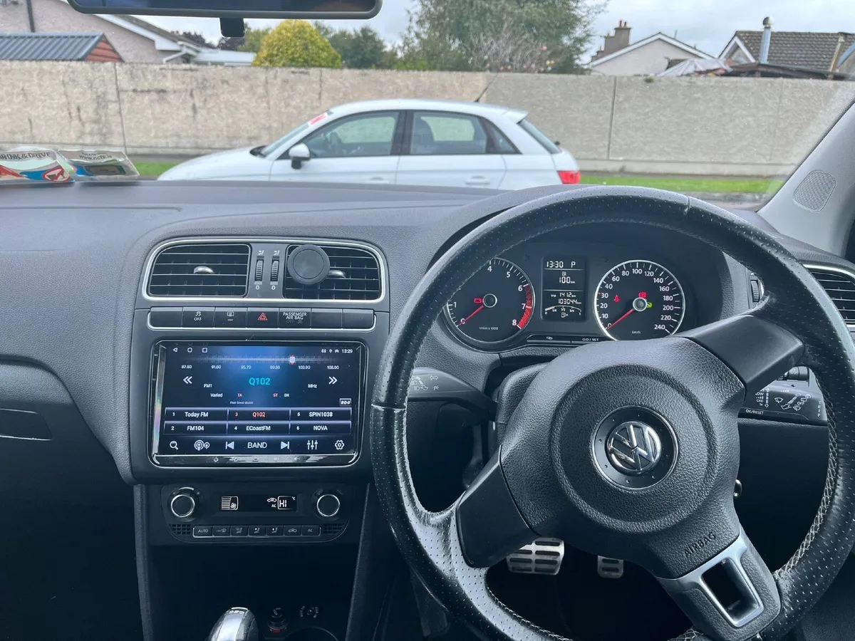 Volkswagen Polo Cross AUTOMATIC - Image 4