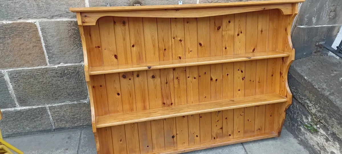 Pine Plate Display Rack - Image 1