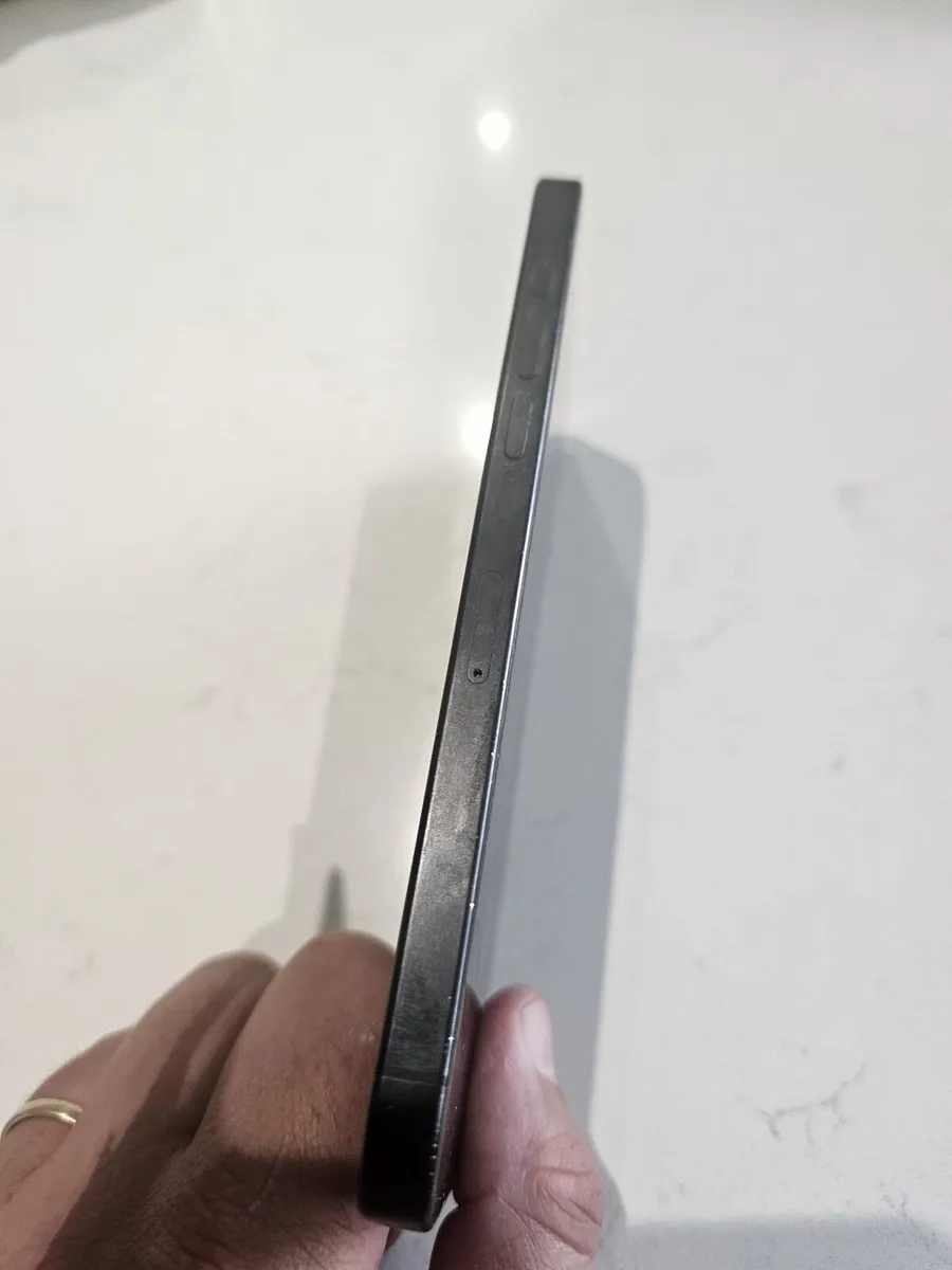 iPhone 15 Pro Max - Image 2