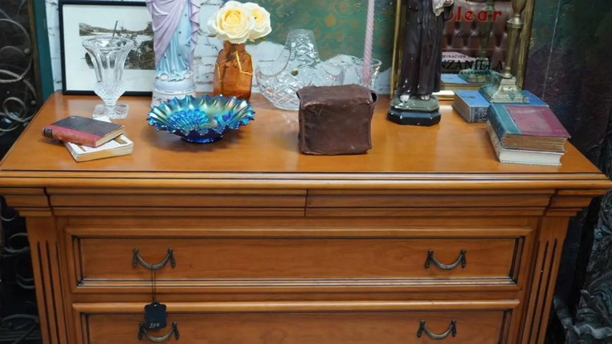 Solid Wood Italian Chest of Drawers - Image 3