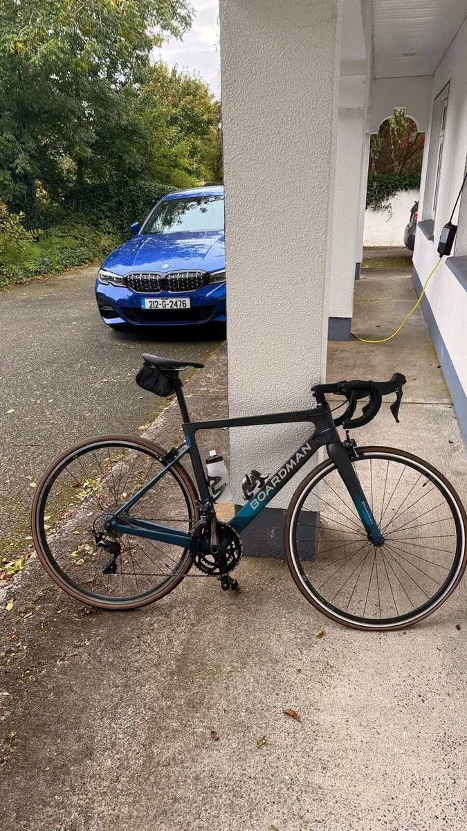 Boardman SLR8.9 carbon road bike (new) - Image 1