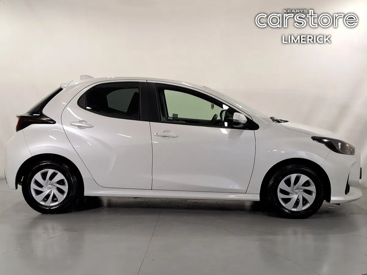 Toyota Yaris 1.5 Hybrid Auto Low Mileage - Image 2