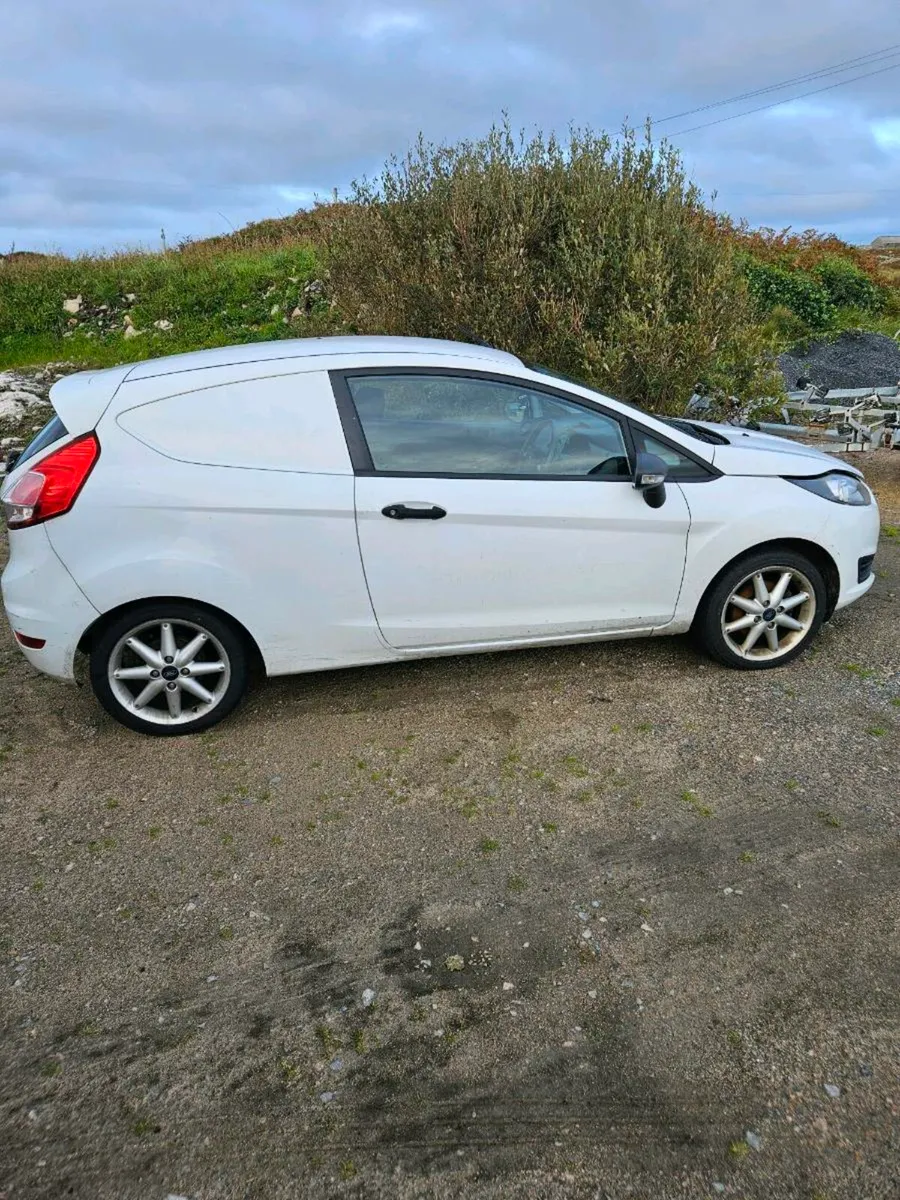 Ford Fiesta van - Image 1
