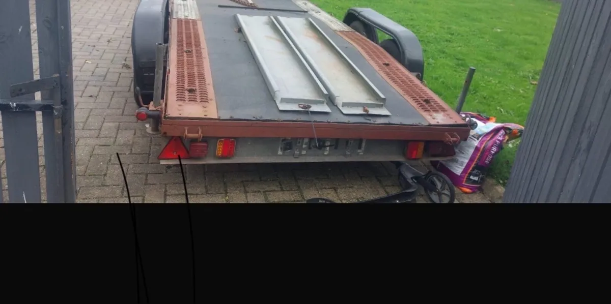 10 ft x5”6 ft mini car transporter: braked axles - Image 3