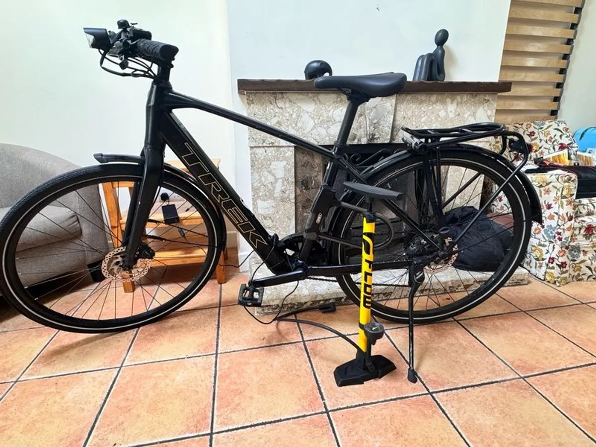 TREK FX+2 aluminium hybrid electric bike - Image 1