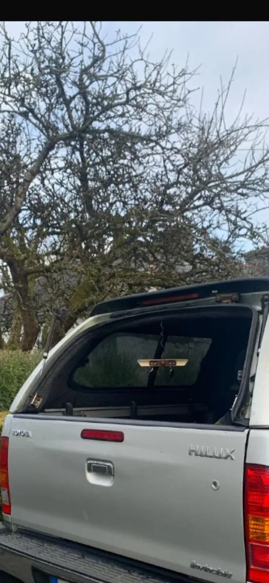 Wanted Hilux back canopy glass