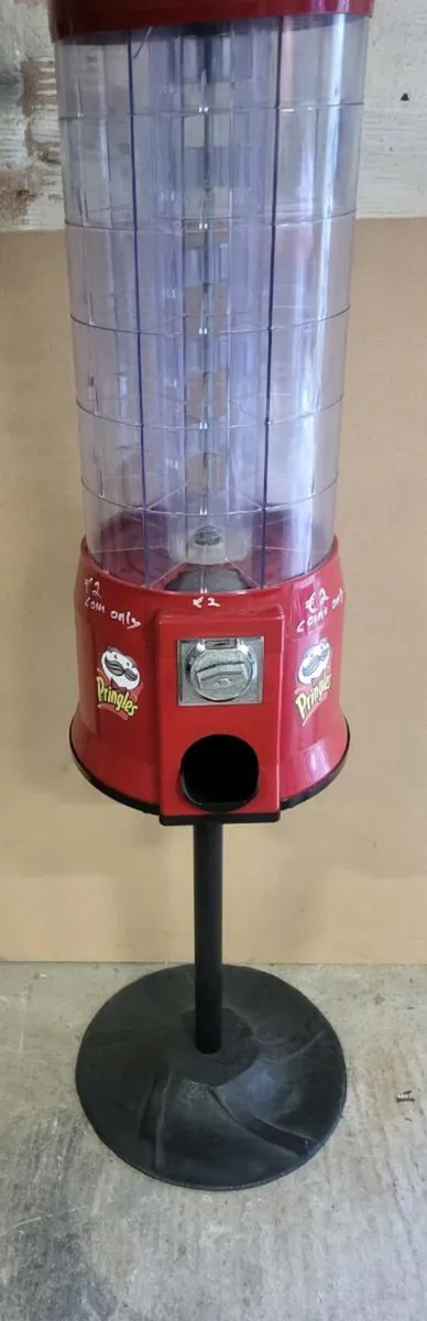 2× pringles vending machines,  Working perfectly - Image 3