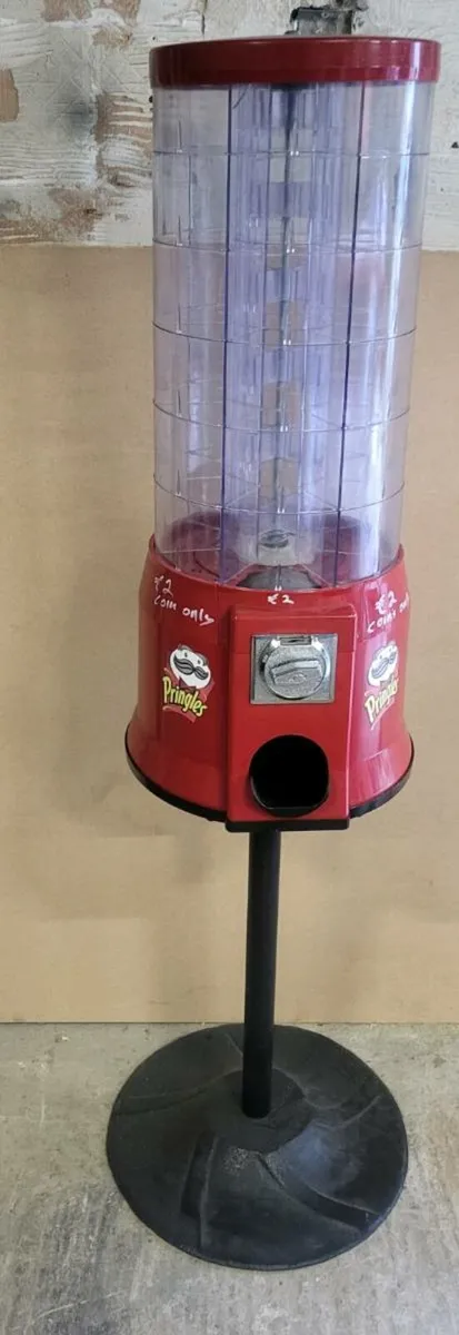 2× pringles vending machines,  Working perfectly - Image 4