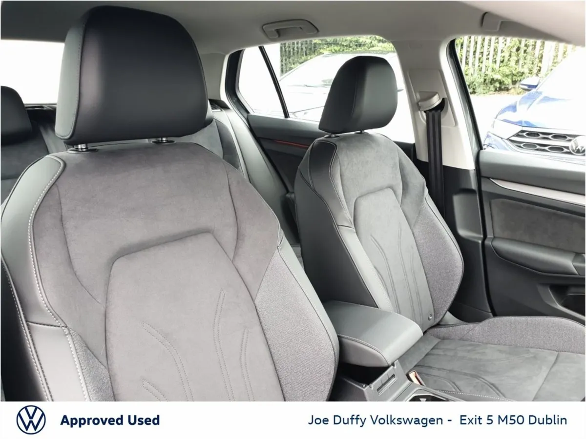 Volkswagen Golf Golf Style 1.5 TSI Phev 150HP - Image 4