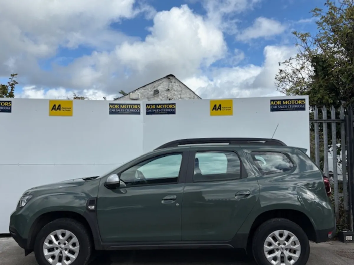 Dacia Duster 2023 AUTOMATIC NEW MODEL - Image 3