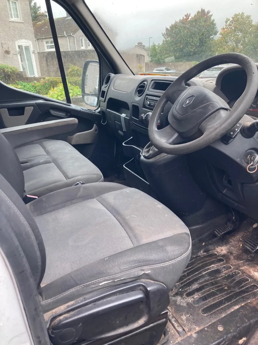 142 Renault Master LWB 2.3 6 Speed - Image 3