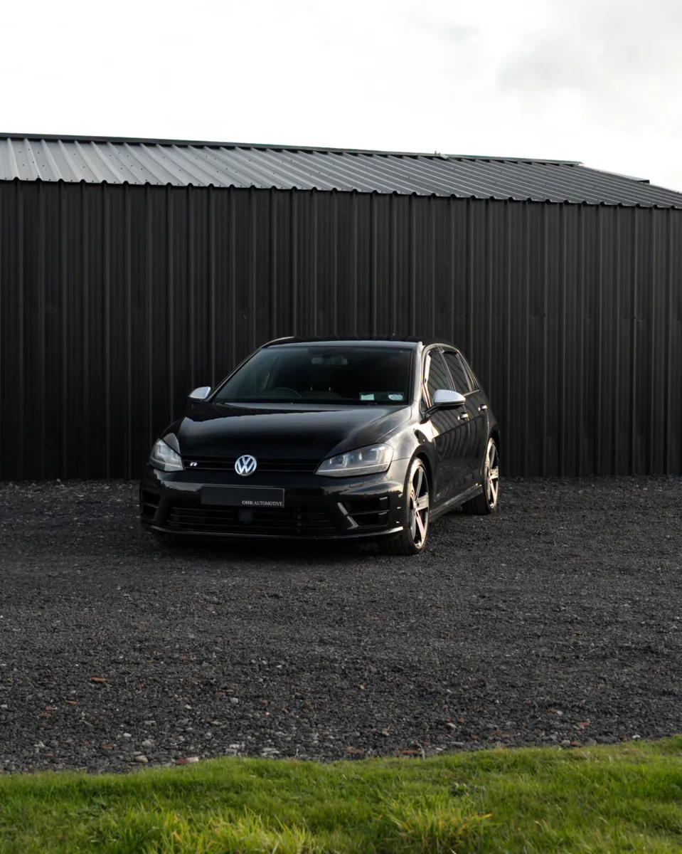 Volkswagen Golf R - Image 1