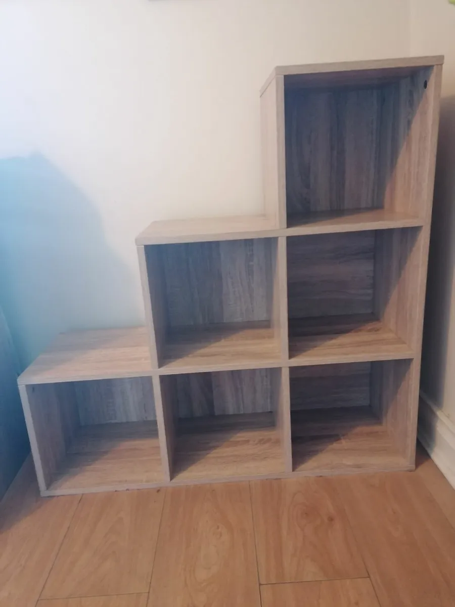 Sitting Furniture - Image 1