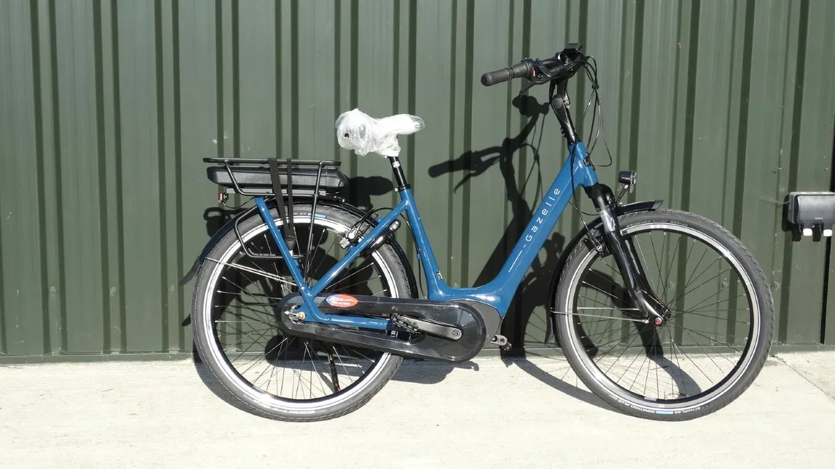 Gazelle Orange C7 HMB electric bike - Image 1
