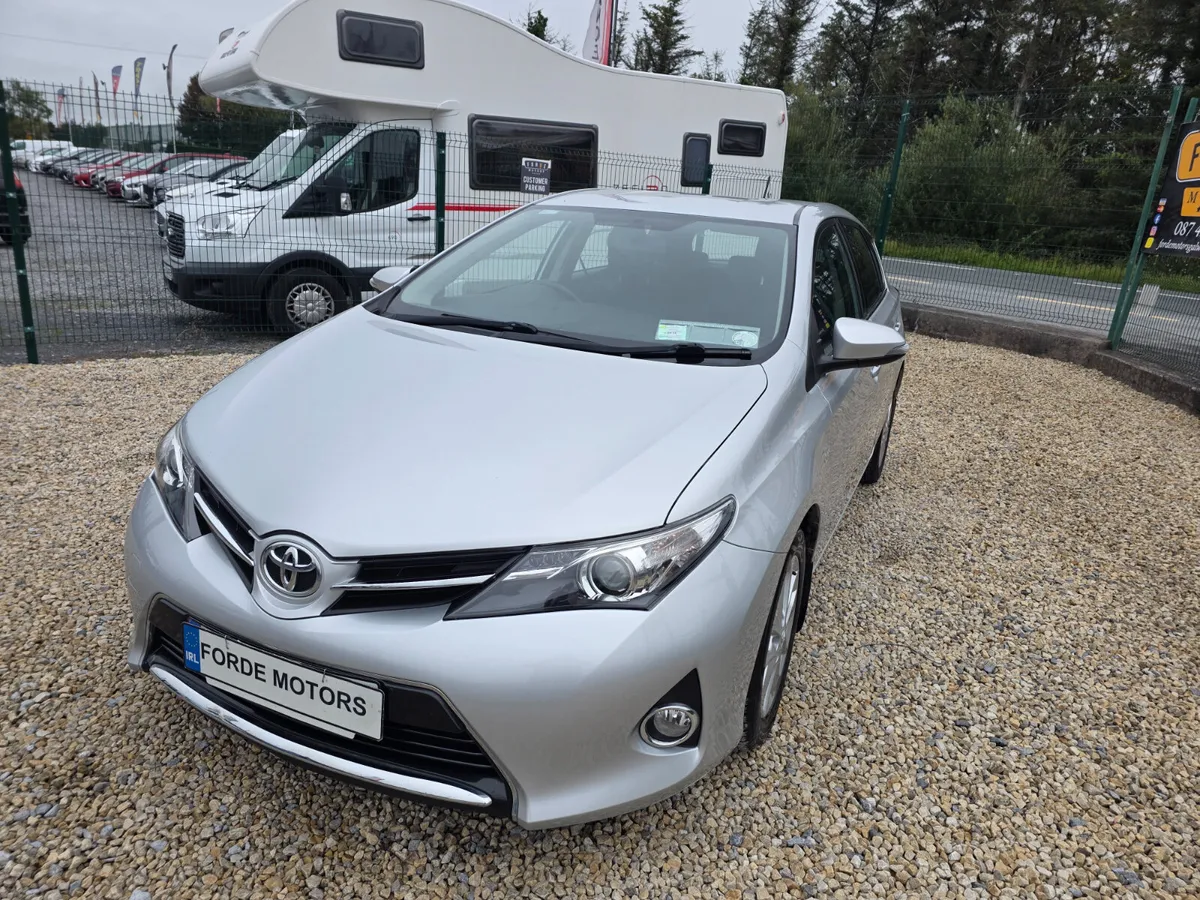 Toyota Auris 2013 Automatic Diesel - Image 2