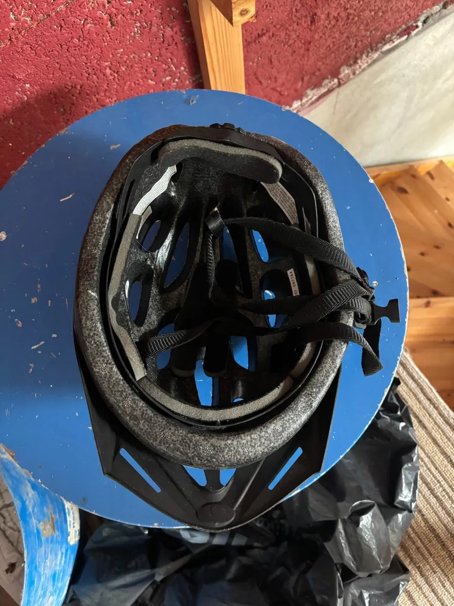 Cycling helmet - Image 3