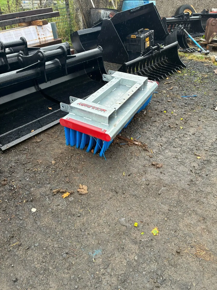 6ft Sweeper brush 10 row bristles - Image 2