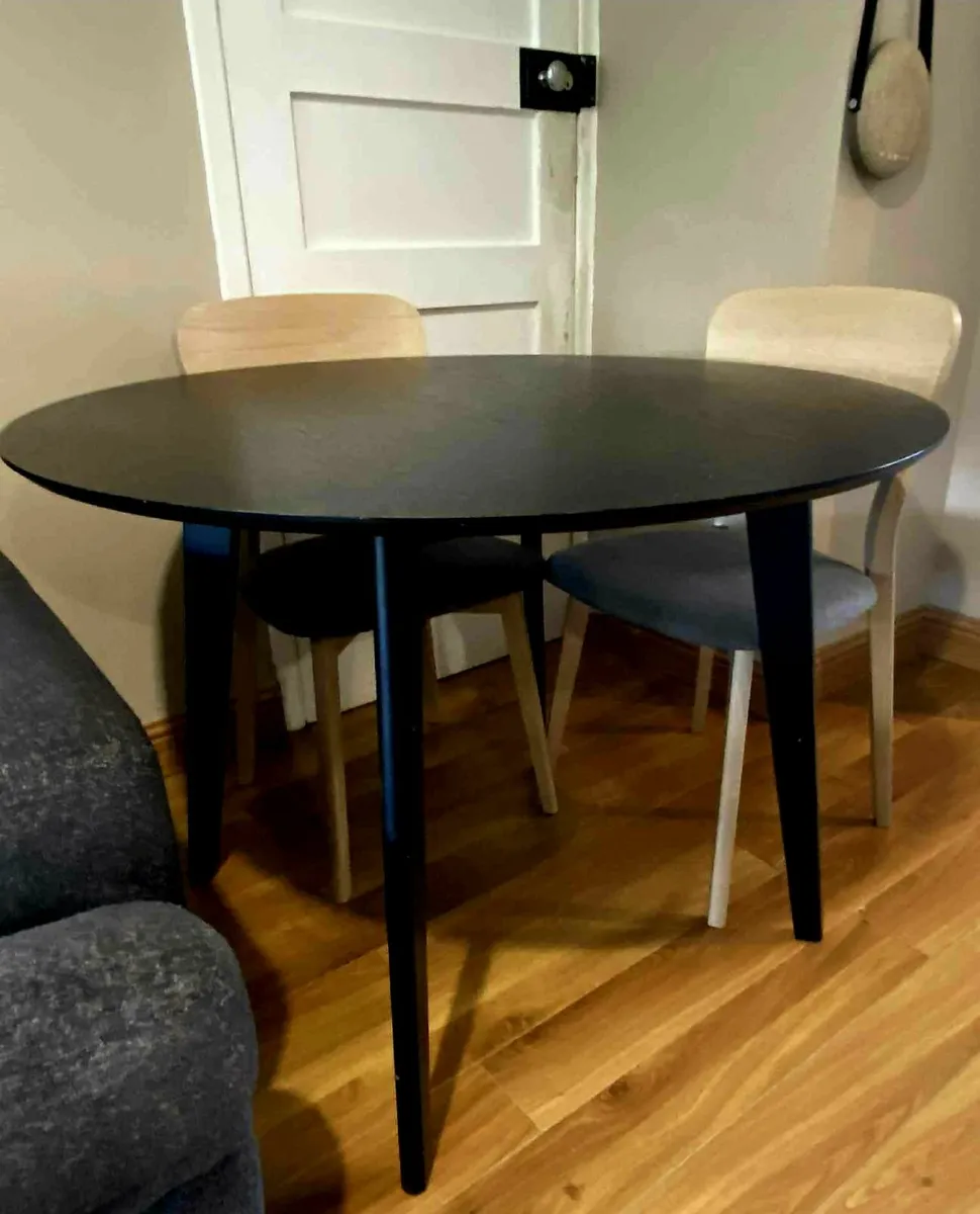 Dining table and 4 chairs - Image 3