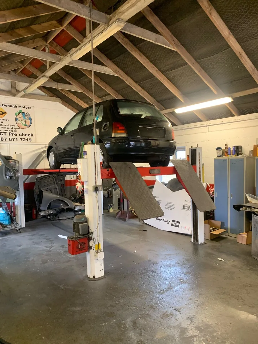 Car bench /lift very good condition - Image 1