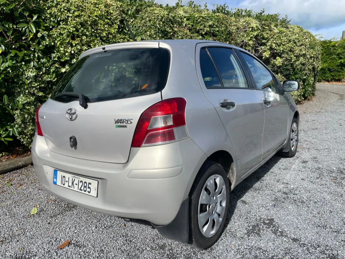 Toyota Yaris 2010 - Image 3