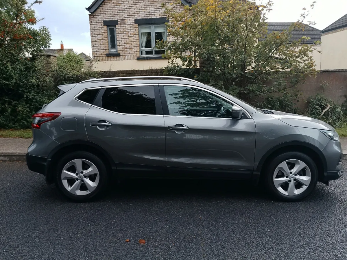 Nissan Qashqai 1.5 SV 18 4DR - Image 2