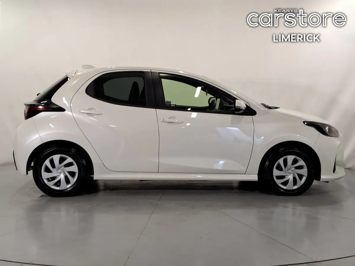 Toyota Yaris 1.5 Hybrid Auto Low Mileage - Image 2