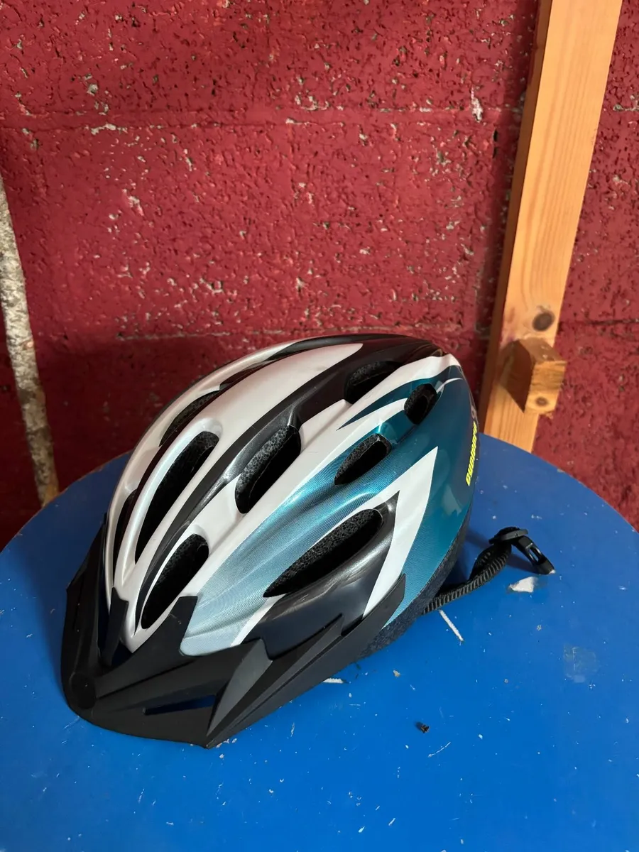 Cycling helmet - Image 1