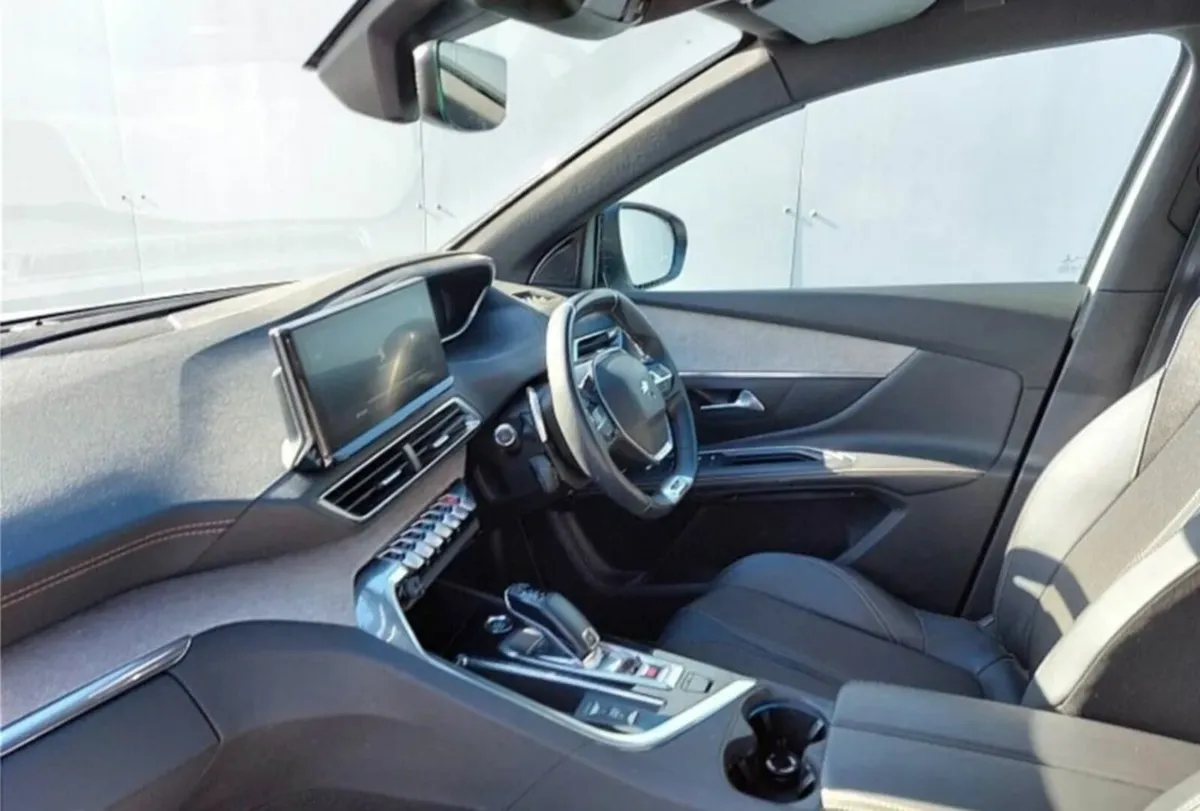 Peugeot 5008 2022 - Image 3