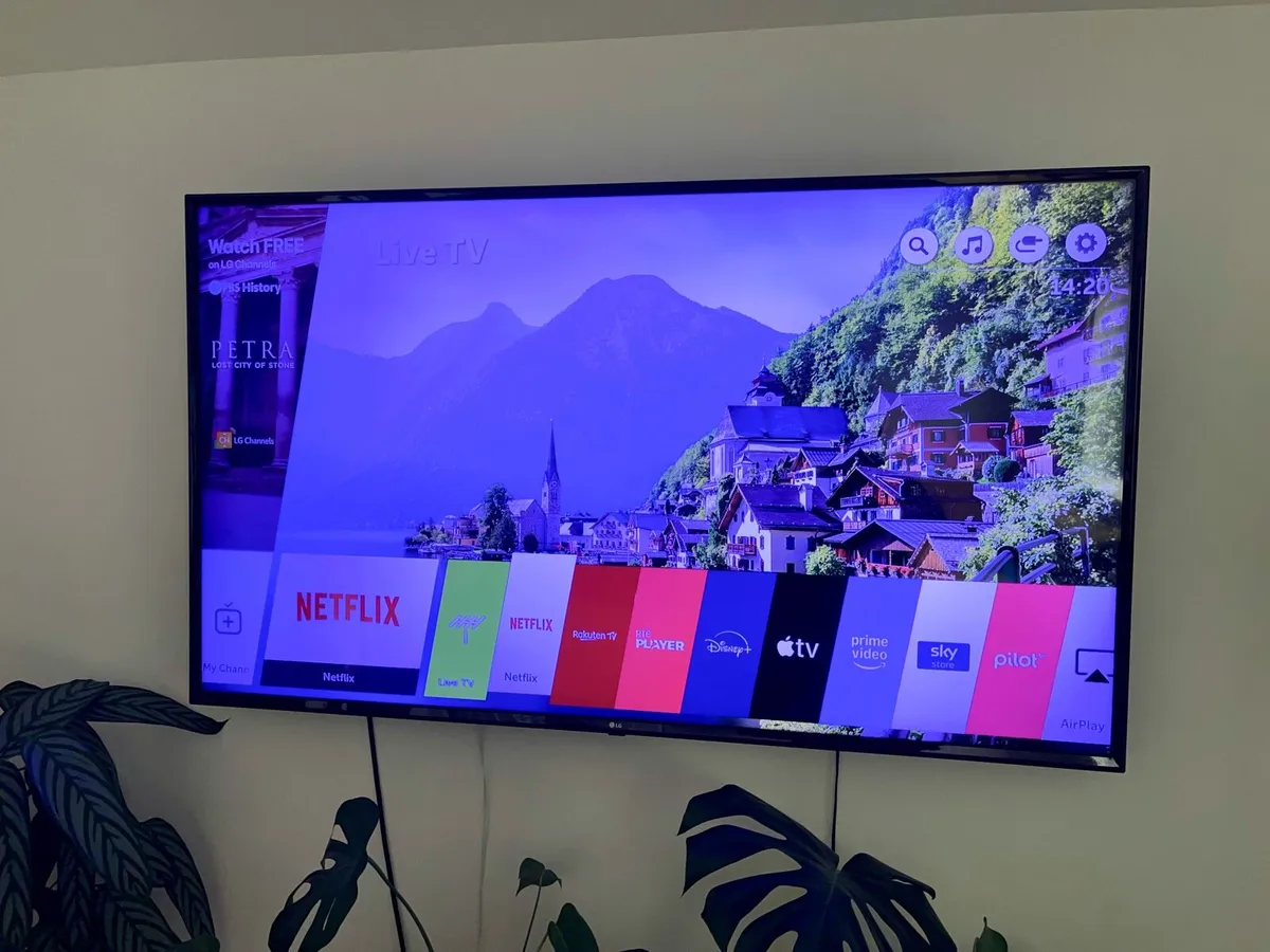 65" LG ULTRA HD 4K TV - Image 1