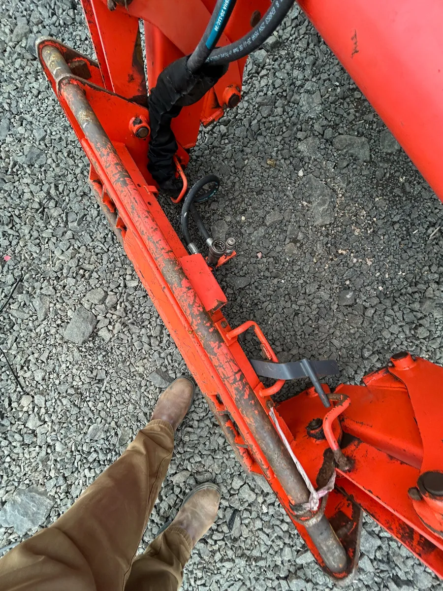 Kubota M5111 Tractor - Image 4