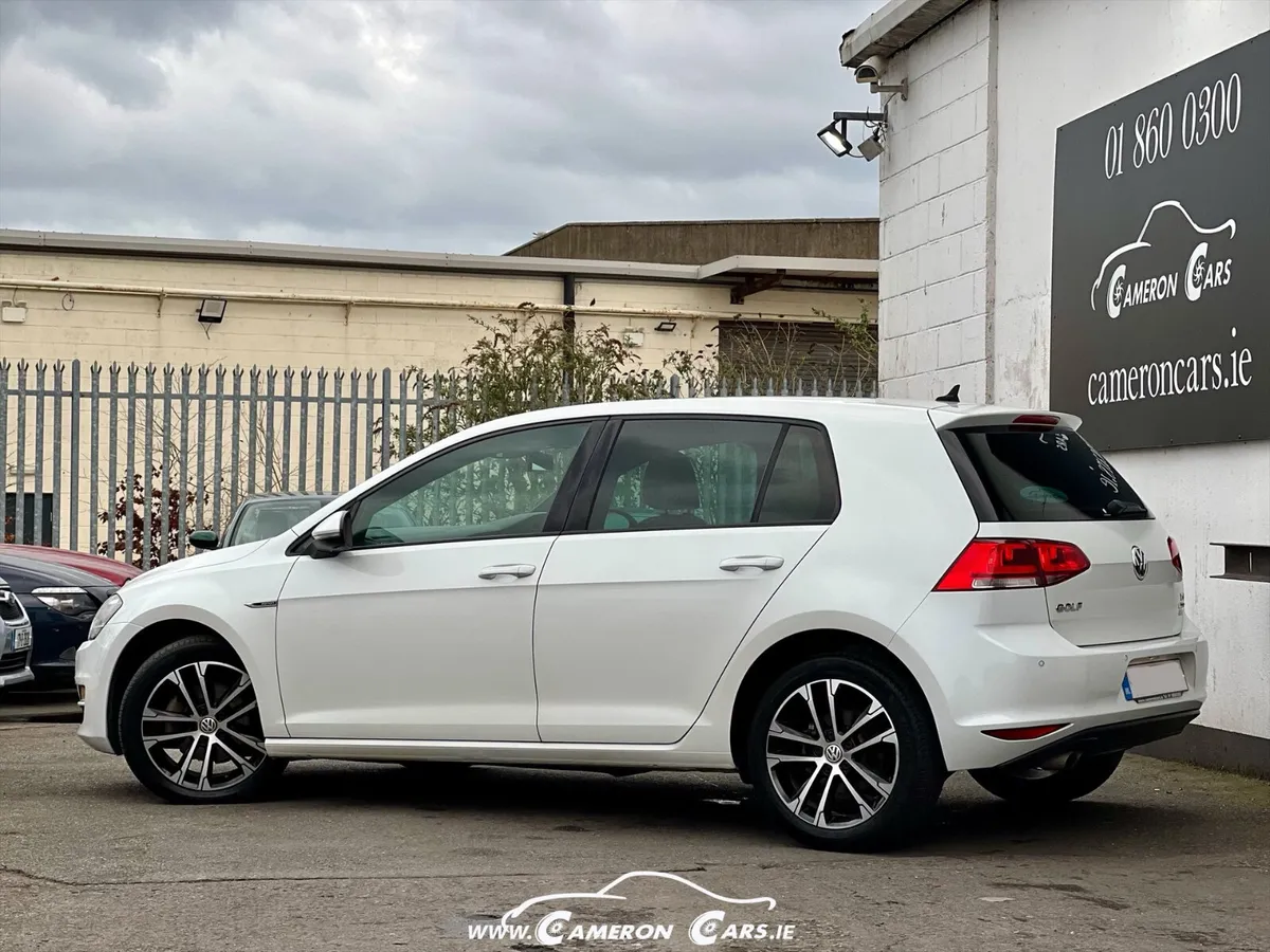 VOLKSWAGEN GOLF 40TH ANNIVERSARY AUTOMATIC AS NEW - Image 4