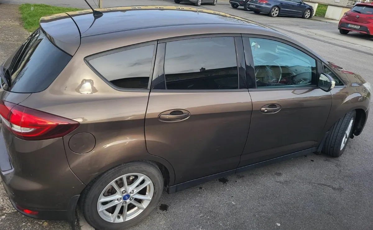 Ford C-Max 2016 - Image 2