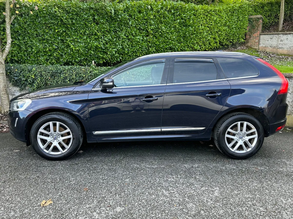 Volvo XC60 2016 - Image 2