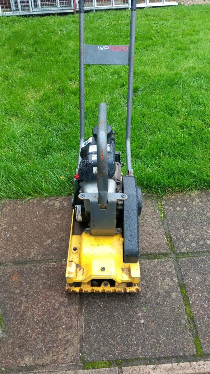 Wacker plate compactor - Image 1